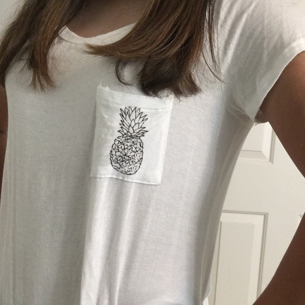 White Pineapple Pocket, High-Low Shirt
